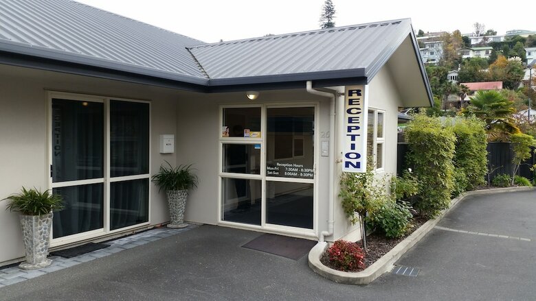 Hotel Admirals Motor Inn