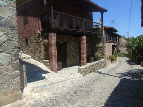 Enipnion Apartments