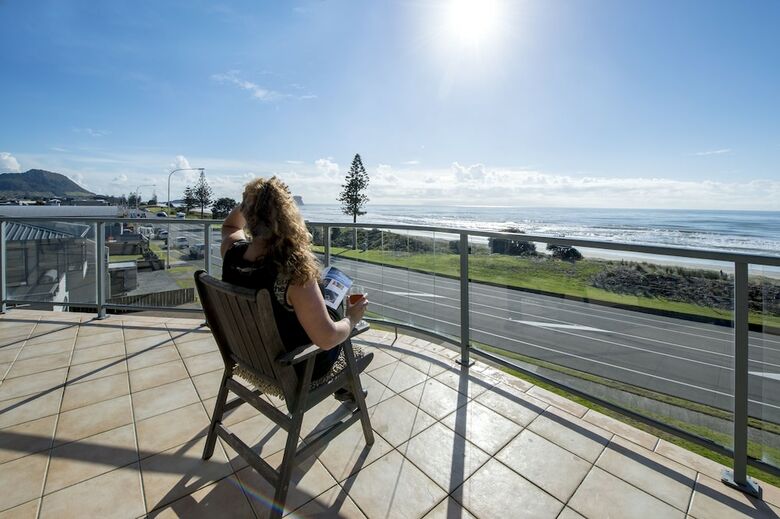 The Reef Beachfront Apartments