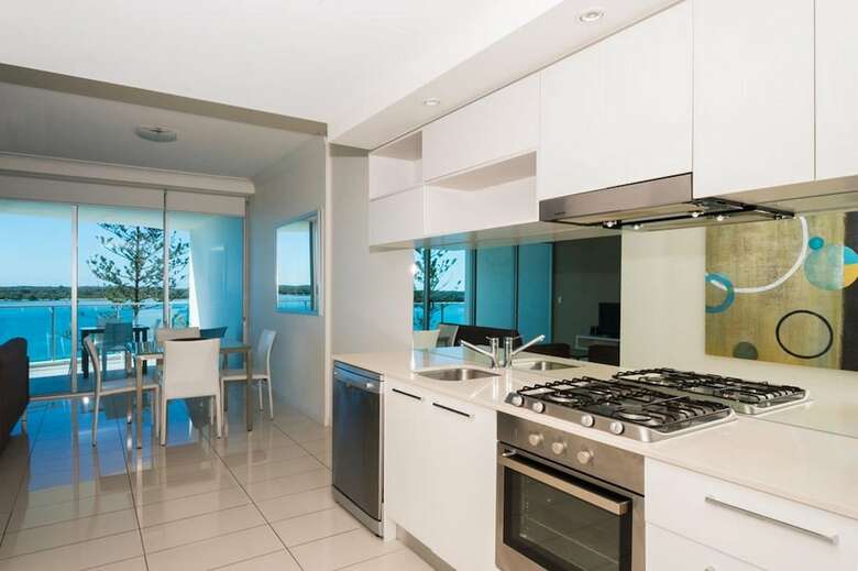 Silvershore Apartments On The Broadwater
