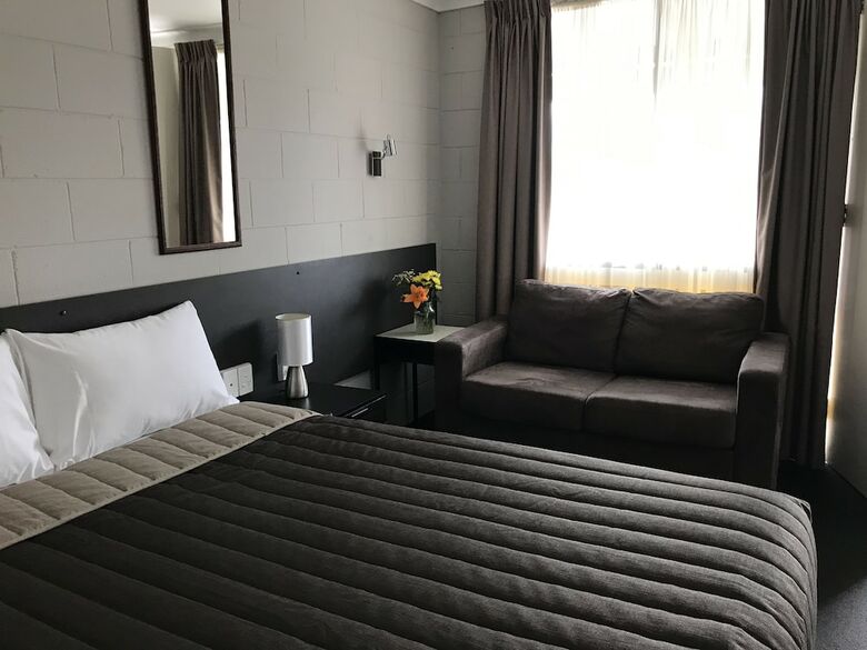 Mandalay Motel