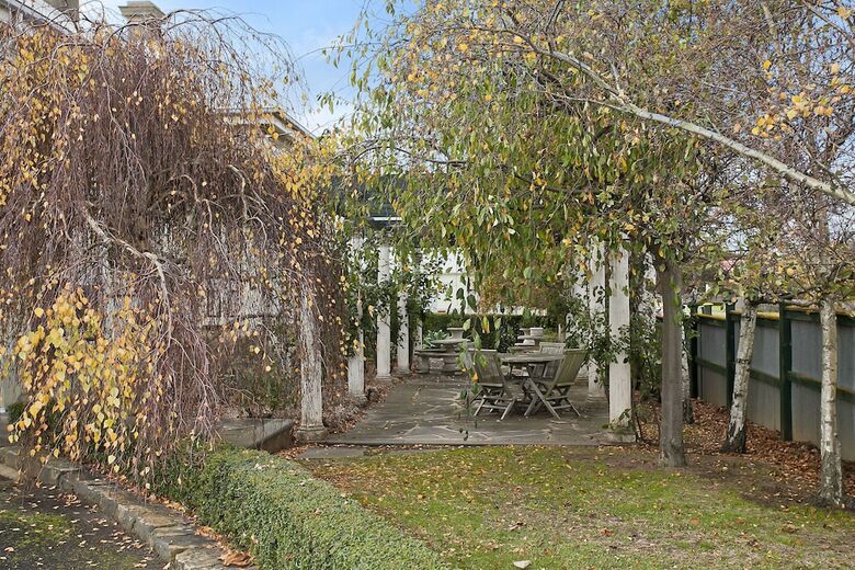 Merton Manor Exclusive Bed And Breakfast