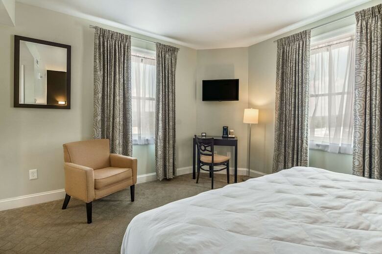 Robert E Lee Hotel