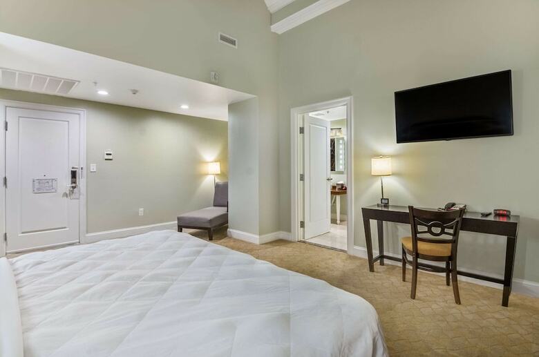 Robert E Lee Hotel