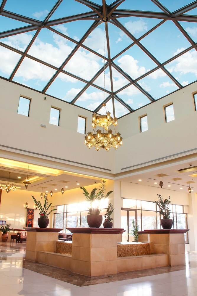 Lagoon Hotel & Resort