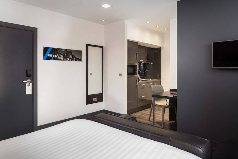 Apartamentos Roomzzz Chester City