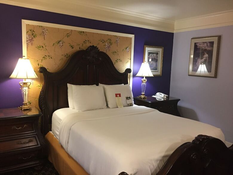 Columbia Gorge Hotel And Spa