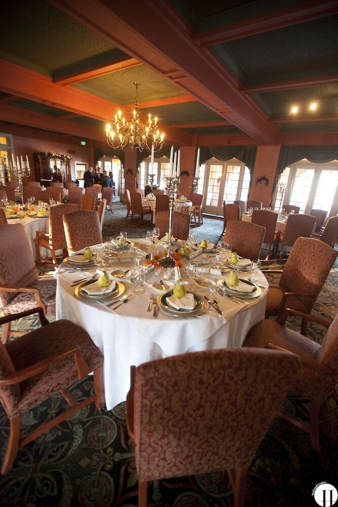 Columbia Gorge Hotel And Spa