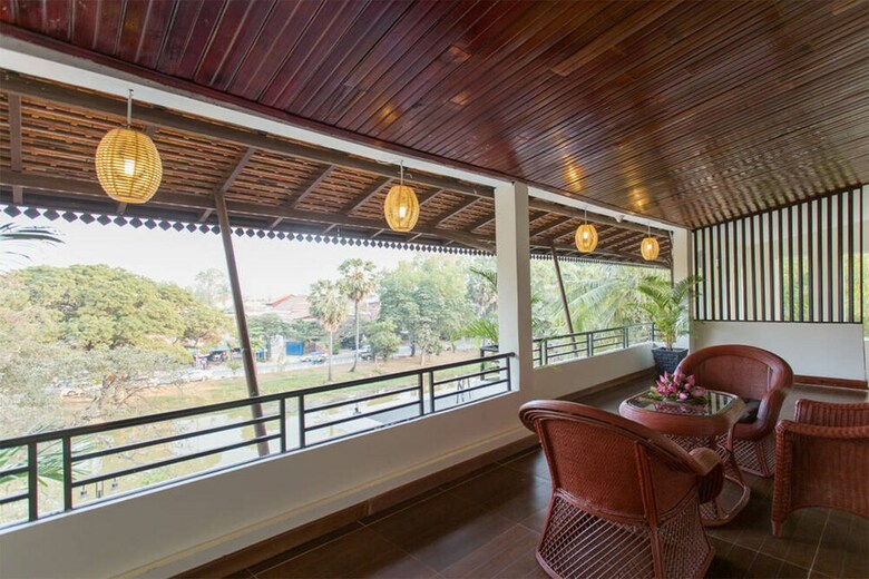 Angkor Vireak Chey Hotel