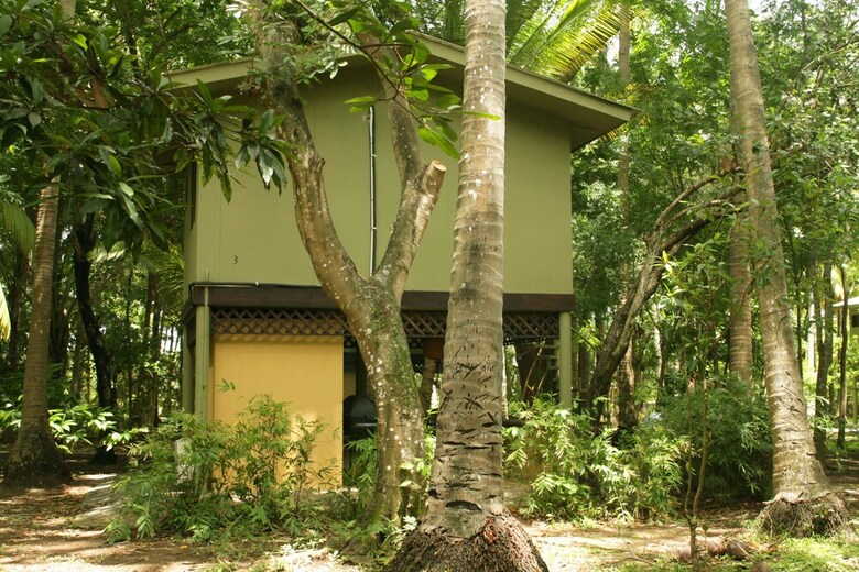 Hotel Puerto Barillas Marina & Lodge
