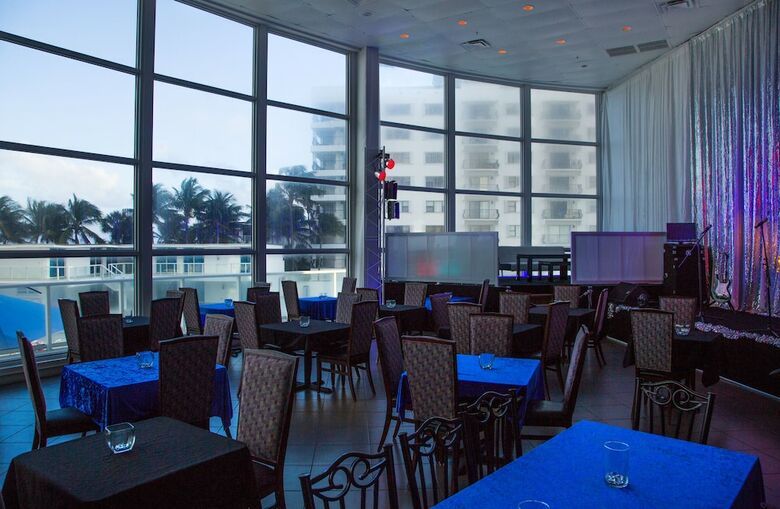 Collins Apartments By Design Suites Miami
