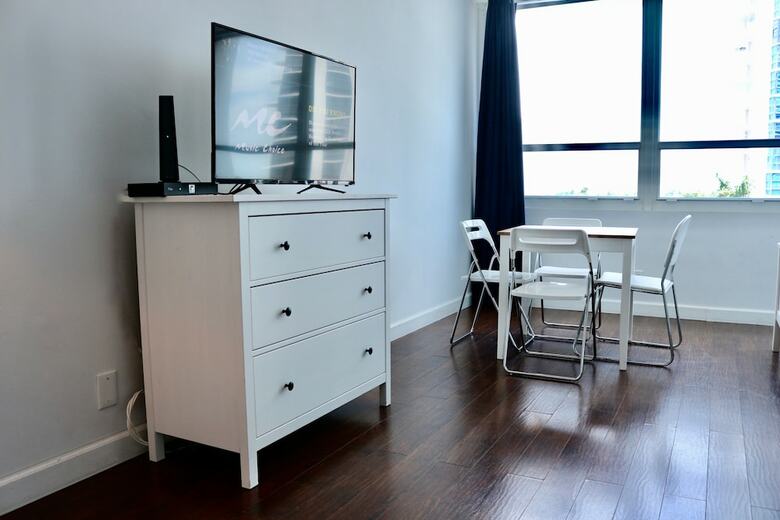 Collins Apartments By Design Suites Miami