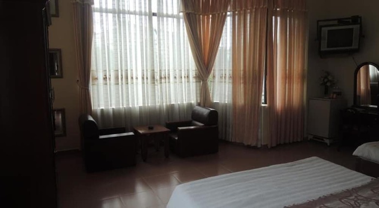 Nam Quang Hotel