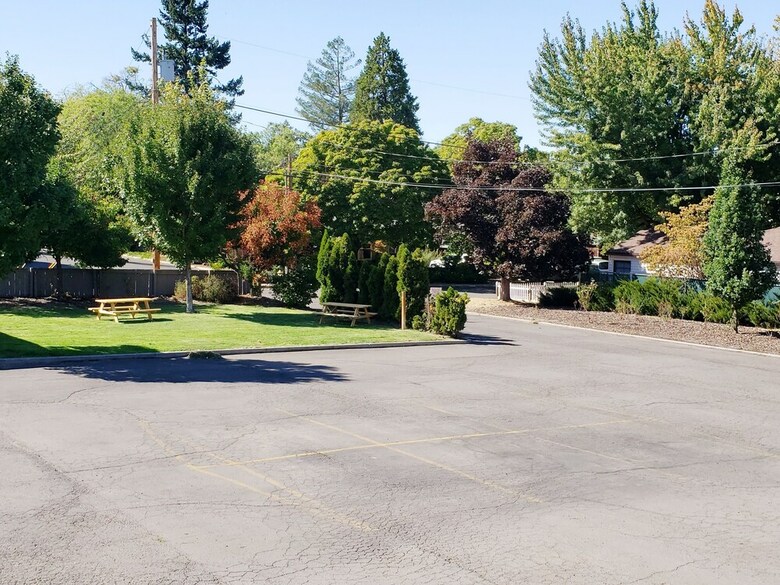 Ashland Motel - University