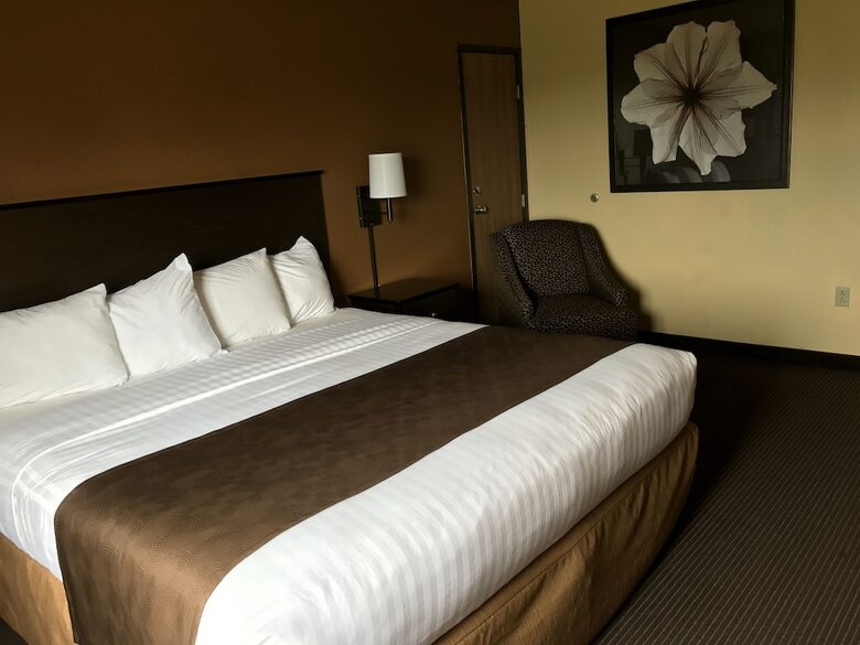 Hotel Americinn By Wyndham West Bend