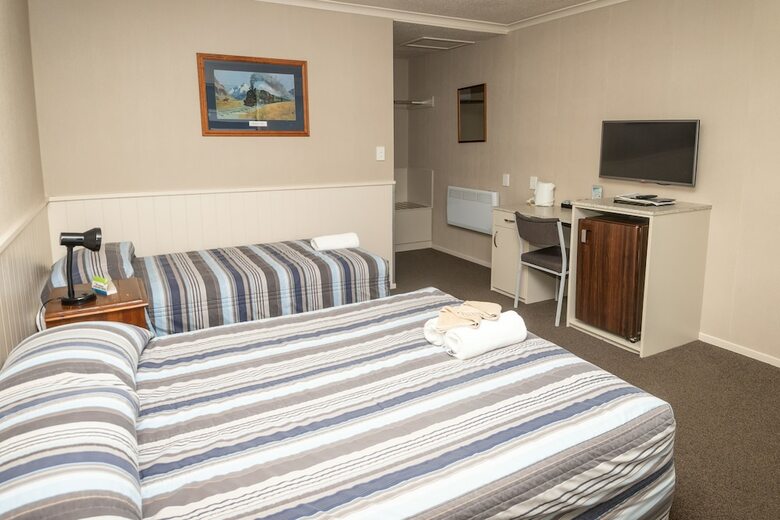 Te Anau Top 10 Holiday Park