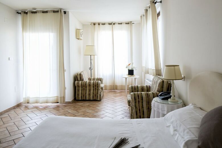 Hotel Castello Di Montegridolfo Spa Resort