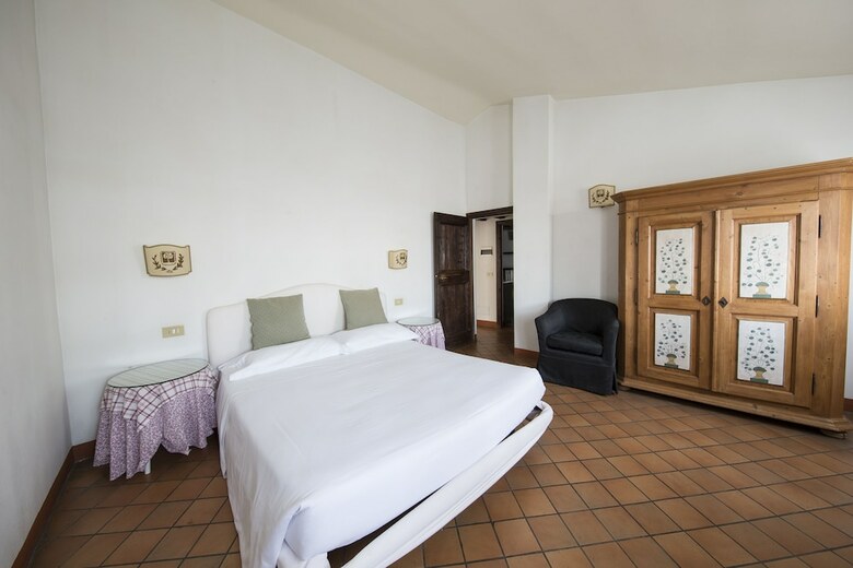 Hotel Castello Di Montegridolfo Spa Resort