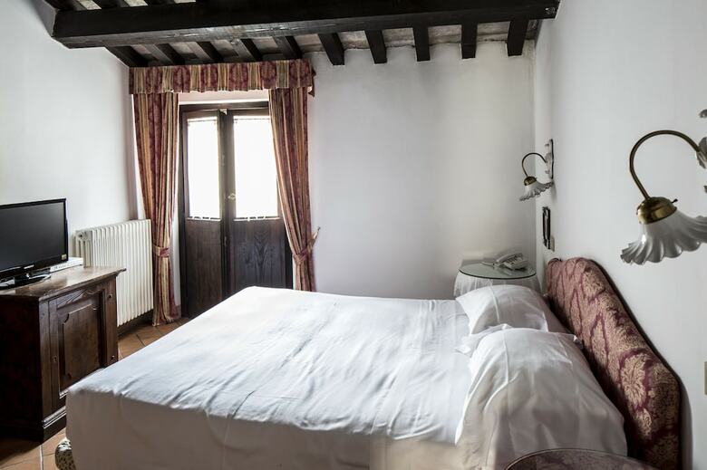 Hotel Castello Di Montegridolfo Spa Resort