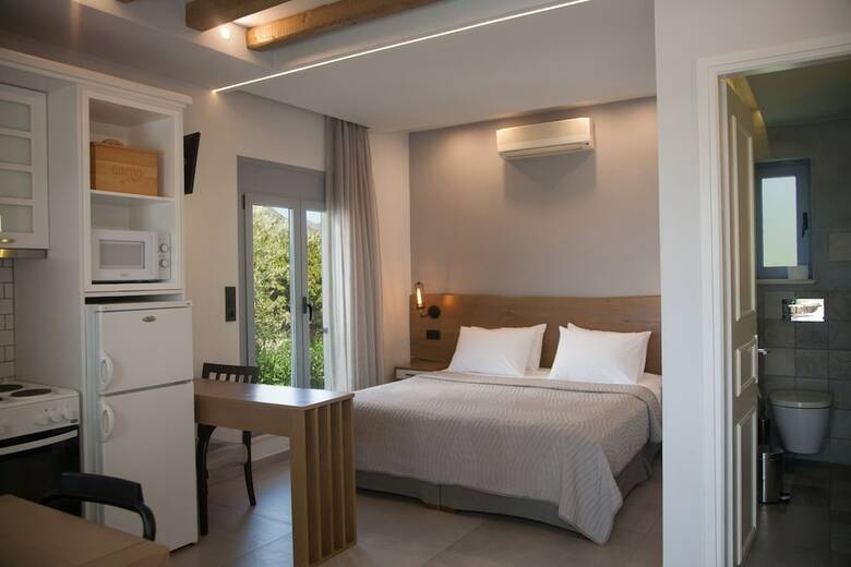 Aparthotel Artemis Village Apartments & Studios