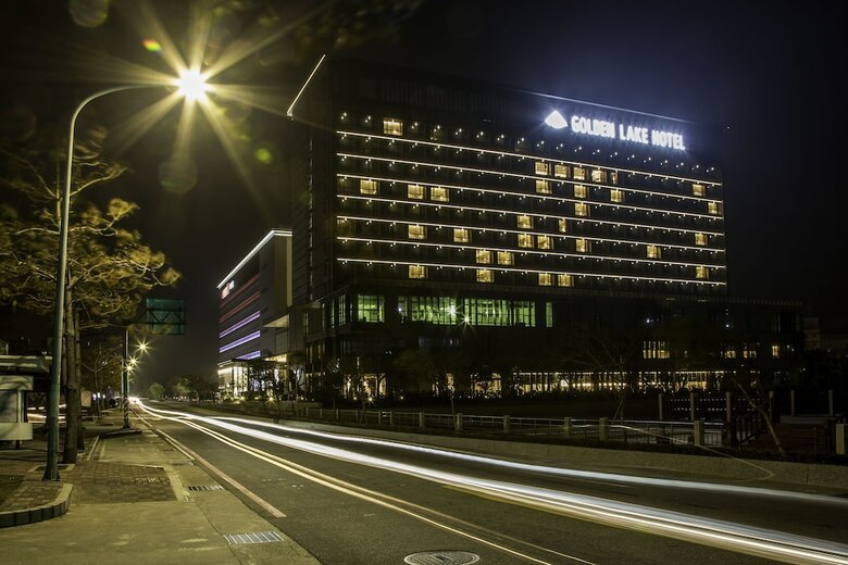 Golden Lake Hotel