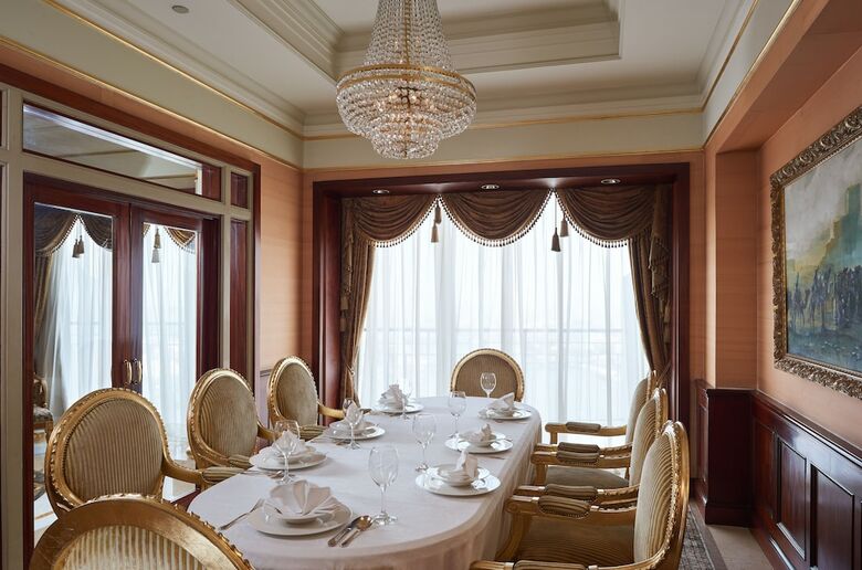 Hotel Grand Nile Tower