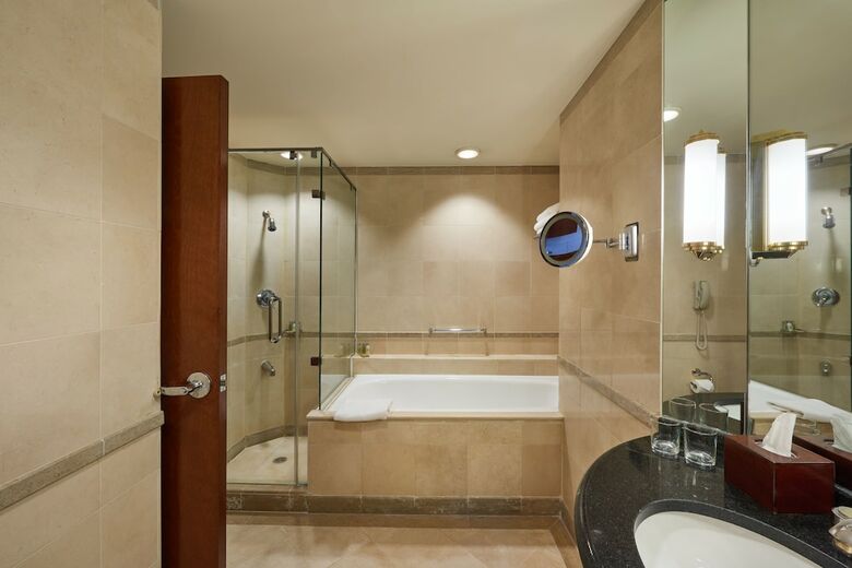 Hotel Grand Nile Tower