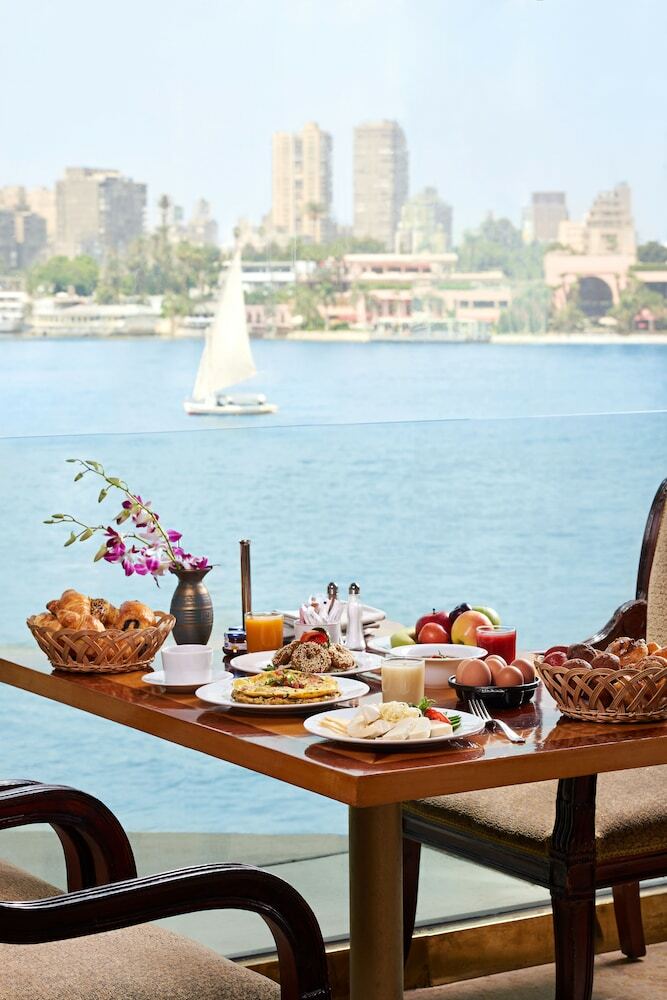 Hotel Grand Nile Tower