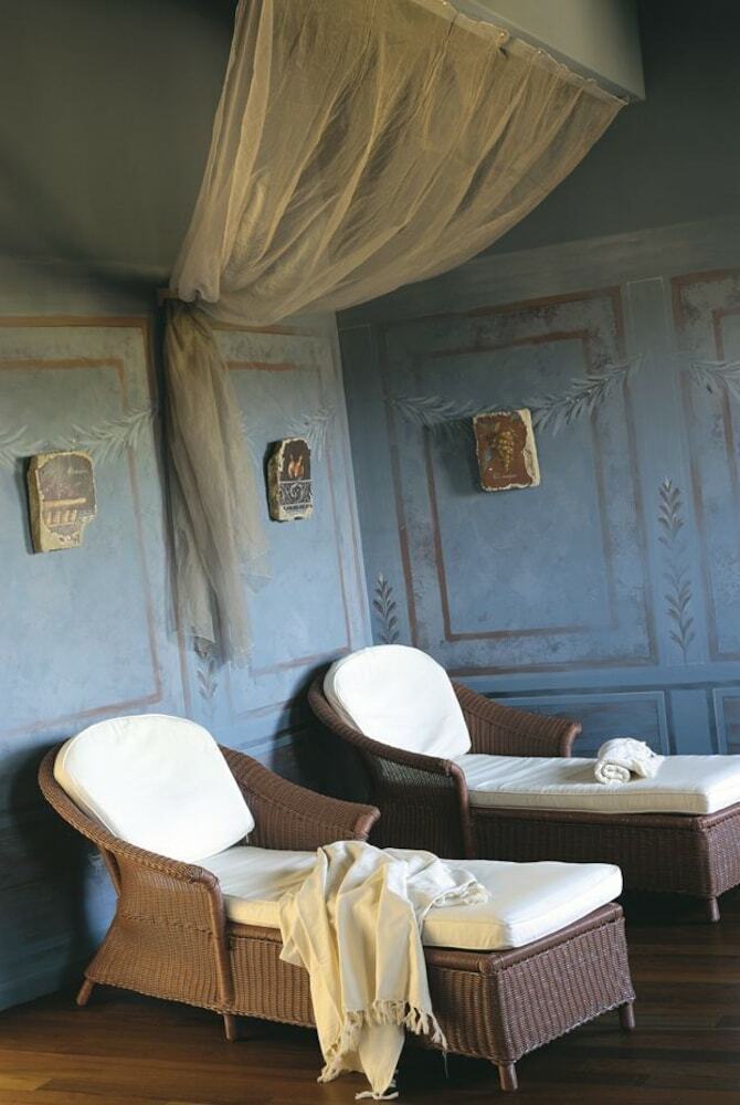 Hotel Boutique H�tel - Hostellerie B�rard & Spa