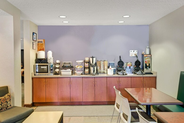 Hotel Microtel Inn & Suites By Wyndham Cherokee