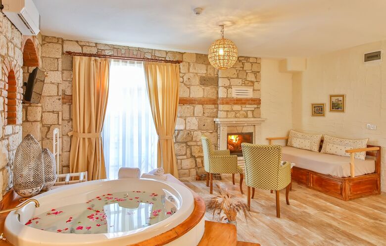 Hotel Cumbal? Konak Ala�at?
