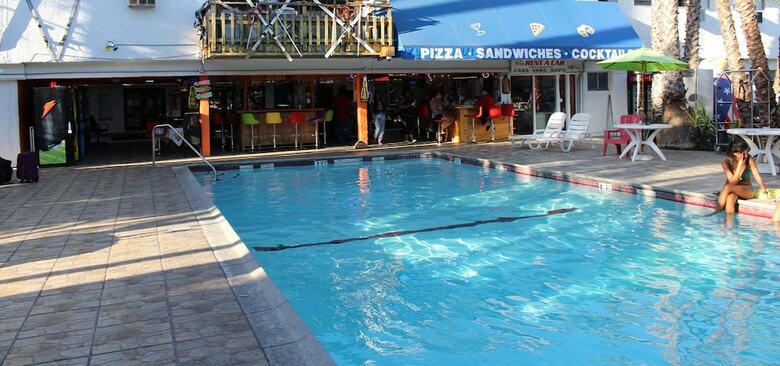 Hostal Los Angeles Backpackers Paradise Hostel