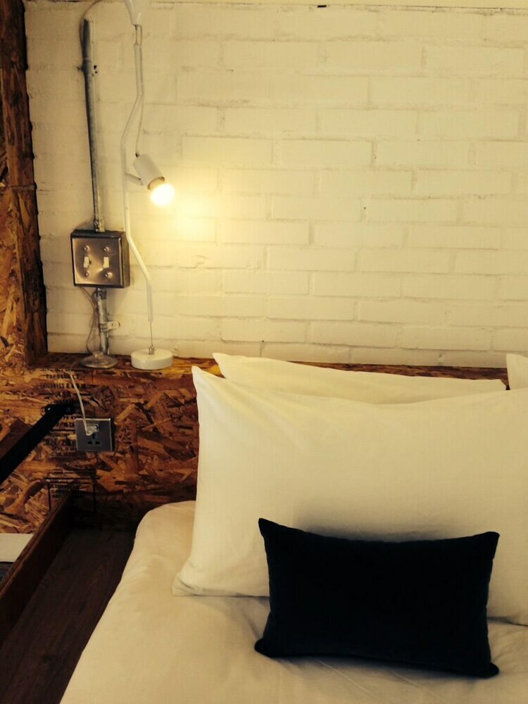 Hostal With Inn Hostel