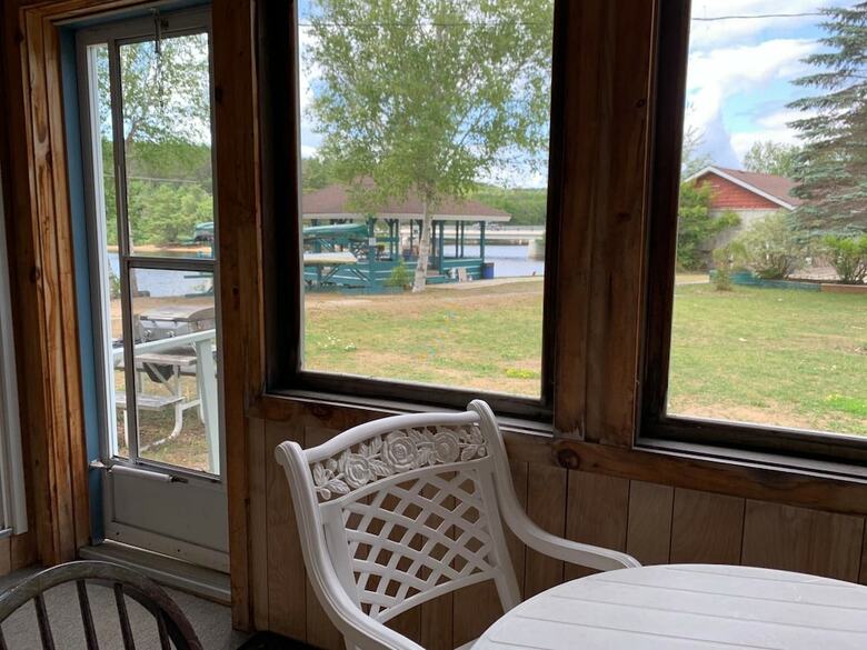 Hotel Algonquin Lakeside Inn
