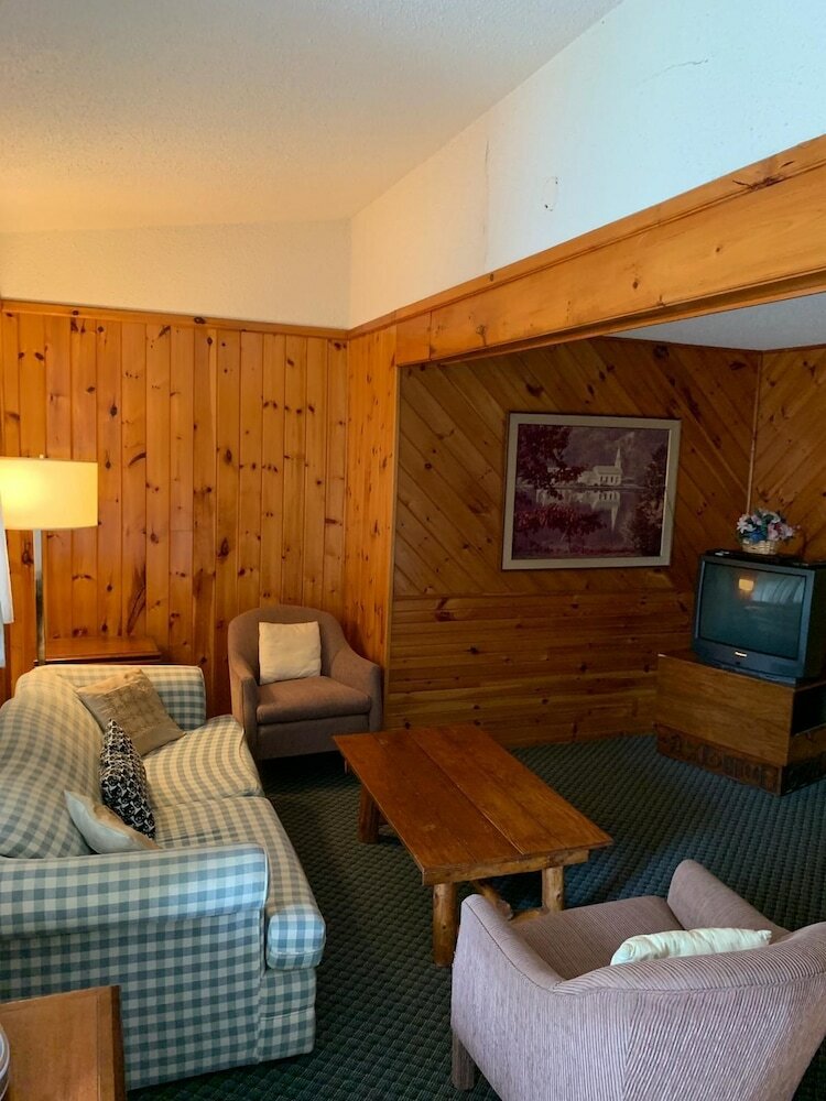 Hotel Algonquin Lakeside Inn