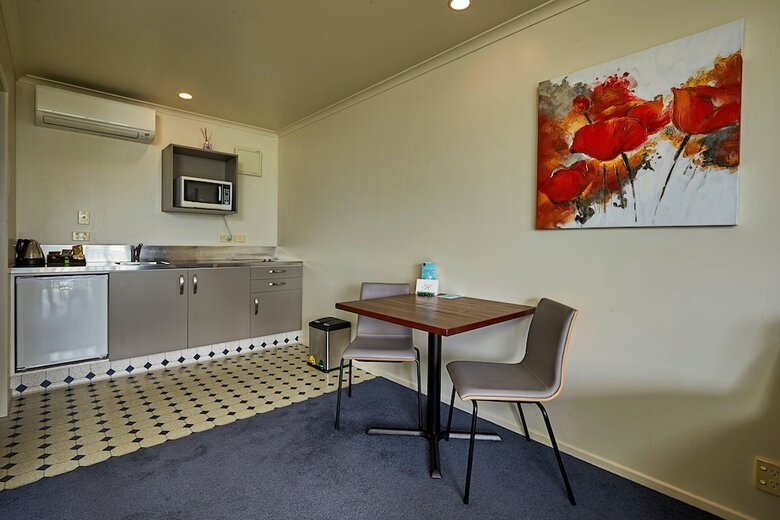 Motel The White Morph - Heritage Collection