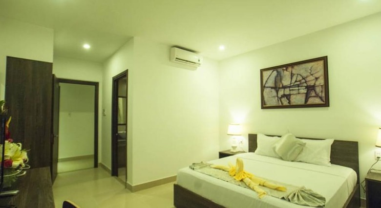 Golden Sunset Hotel