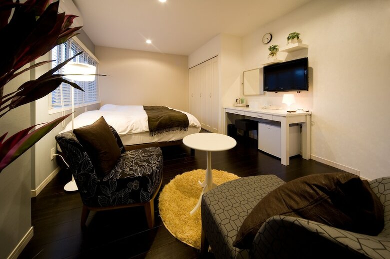 Hotel Holiday House Green Garden