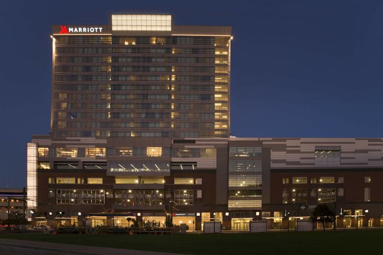 Hotel Buffalo Marriott At Lecom Harborcenter