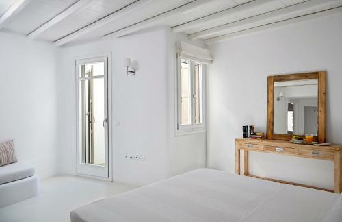 Villa Elia White Residence