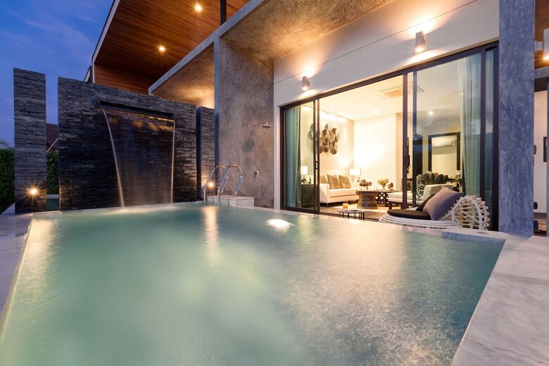 The 8 Pool Villa