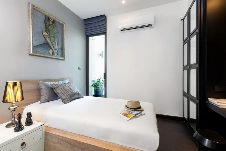 The 8 Pool Villa