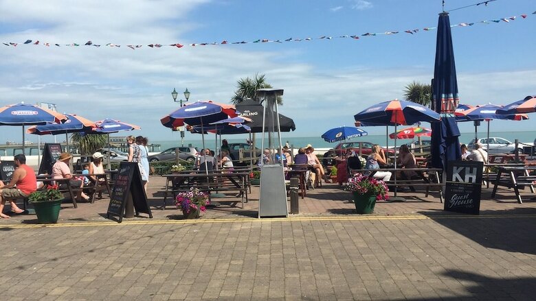 Hotel The Kings Head & Channel View