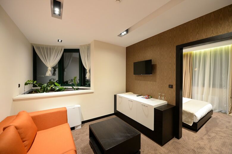 Hotel Hedonic