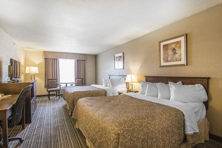 Hotel Quality Inn And Suites