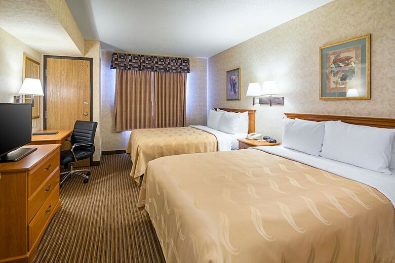 Hotel Quality Inn & Suites