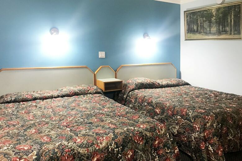 Lamplighter Motel