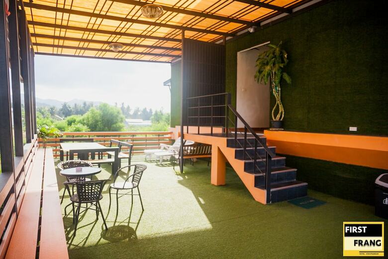 First & Frang Hotel