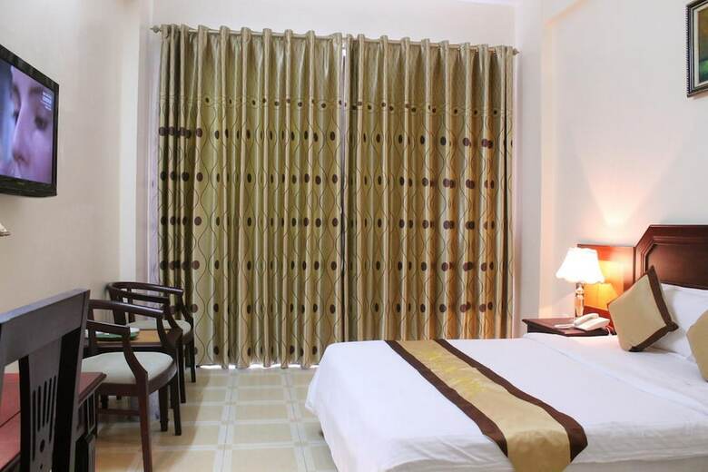 Hung Long Harbour Hotel