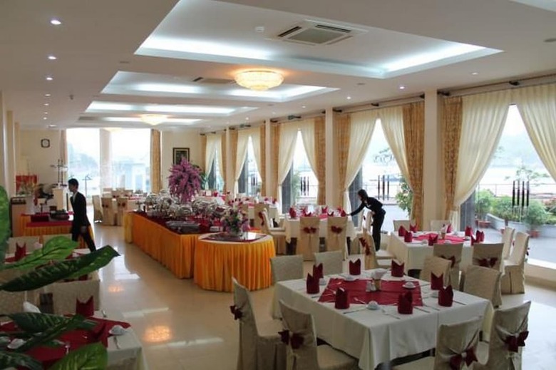 Hung Long Harbour Hotel